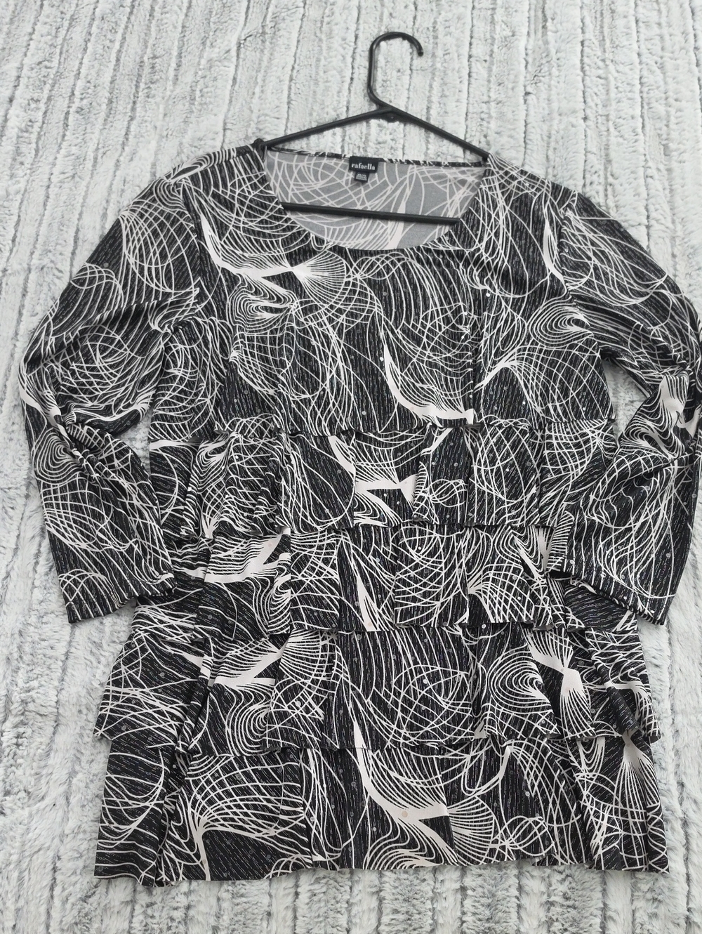 Rafaella Black & White Abstract Tiered Long Sleeve Tunic